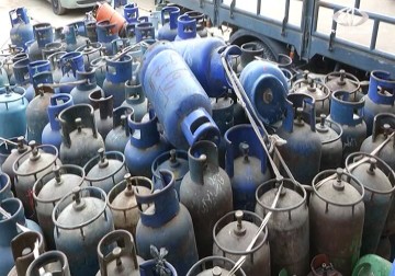 على وقع تبادل الاتهامات توقف توريد غاز الطهي لقطاع غزة - 9 - 12 - 2014 - اكرم دلول