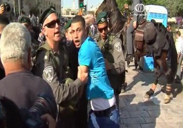 اقتحام المستوطنون لباحات المسجد الأقصى - 2 - 1 - 2014 - أيهم السهلي