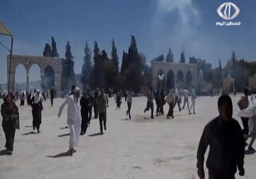 يعلون يوقع أمرا باعتبار المرابطين والمرابطات في الأقصى مجموعات غير شرعية - 9 - 9 - 2015 - محمد المدهون