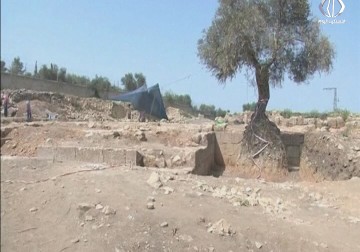 محكمة الاحتلال تقرر الحفاظ على سرية أسماء علماء الآثار وأماكن تخزين القطع الأثرية  - زينب هاشم - 23 - 11 - 2016