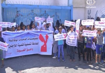 اللاجئون الفلسطينيون يواصلون حراكهم المندد بسياسات الاونروا – 13 – 8 – 2015 – أكرم دلول