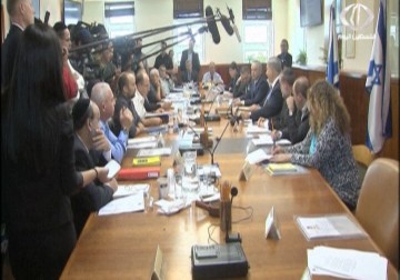 الكابينيت يصادق على تغيير معايير إطلاق النار على راشقي الحجارة - 25 - 9 - 2015 - محمد المدهون