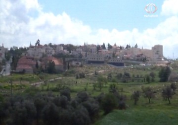 قوات الاحتلال تسلم 3 اخطارات بالهدم لمنزلين وبركس في بلدة إذنا غرب الخليل   - 17 - 12 - 2015 - تقرير : فاتن الصالح 