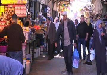 للمرة الأولى منذ فرض الحصار الاحتلال يسمح بتصدير ثلاثة منتجات إلى الضفة – 7 – 2 – 2015 – أكرم دلول