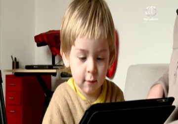 مخاطر اللوحات الرقمية والهواتف الذكية على صحة ونفسية الاطفال - 23 - 3 - 2015 - نورا المشهراوي