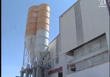 أهالي منطقة الفحص الصناعية في الخليل يشتكون الإزعاج والغبار من المصانع - زينب أبو ضاهر - 20 - 6  2016