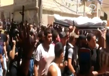 تشييع الفلسطيني أحمد حمدان الذي قضى خلال إشكال فردي في مخيم الرشيدية - 8 - 7 - 2015 - مريم الحاج موسى