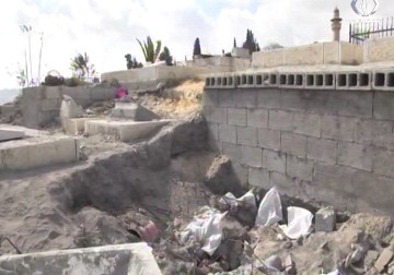 سلطات الاحتلال تقتحم مقبرة باب الرحمة وتهدم 8 قبور - لبيبة شريفة - 1 - 11 - 2016