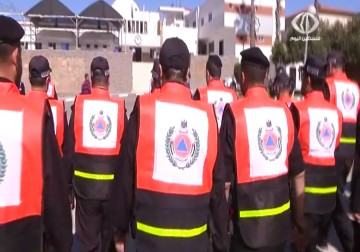 وقفة تضامنية للدفاع المدني أمام المجلس التشريعي في قطاع غزة – 2 – 3 – 2015 – امتثال الهنداوي