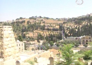 سلطات الاحتلال تصادر مساحة جديدة من أرض مقبرة باب الرحمة لإقامة مشاريع استيطانية – 2 – 9 – 2015 - إسراء سلهب