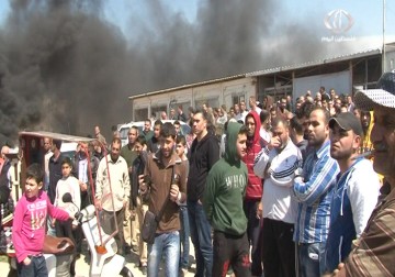 تصعيد التحركات الاحتجاجية ضد قرار الأونروا بوقف برنامج الطوارىء في مخيم نهر البارد شمالي لبنان – 9 – 4 – 2015 – علي سليمان