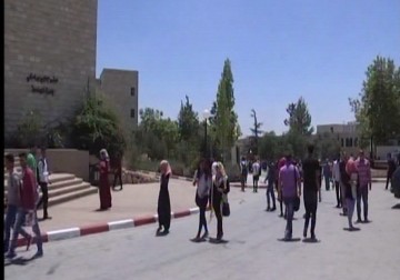 نقابة  العاملين بجامعة بيرزيت تعلق داومها احتجاجا على علاوة غلاء المعيشة - رغدة عتمة - 4 - 8 - 2016