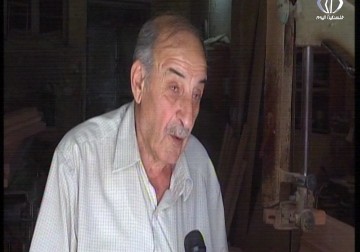 فلسطيني يبلغ 77 عام ويحترف صناعة طاولات البلياردوا وهو الوحيد المنتج لهذه الطاولات - 3 - 6 - 2016