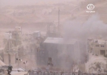 يديعون أحرونوت تصف مخيم قلنديا للاجئين بـالقاعدة الفوضوية للإرهاب - 16 - 7 - 2015 - فاطمة ابراهيم