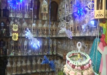 سوق الفوانيس الرمضانية يزخر بالبضاعة المحلية بعد قرار منع الاستيراد – 28 – 5 – 2015 – فاطمة ابراهيم
