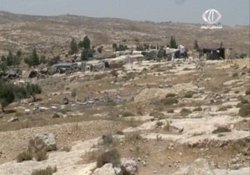 قوات الإحتلال تداهم قرية سوسيا محاولة لإقناع أهلها بالرحيل - 13 - 7 - 2015 - فداء نصر