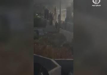 جرافات الاحتلال تهدم منزلا لعائلة الهوارين في بلدة شعفاط بالقدس - فاتن الصالح - 18 - 5 - 2016