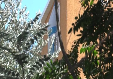 الحاجز 56 على باب الزاوية في البلدة القديمة في الخليل , معاناة يومية وتفتيش وإذلال - جيهان عوض - 22 - 9 - 2016