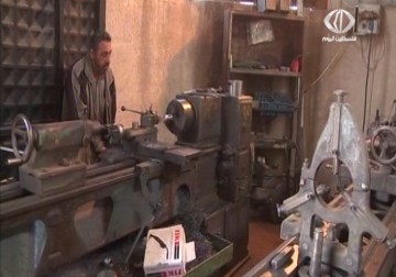 فلسطيني يتجاوز القيود من خلال صناعة صهاريج اسمنت – 6 – 5 – 2015 – ولاء عايش