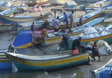 تواصل اعتداءات الاحتلال بحق الصيادين الفلسطينيين – 7 – 12 – 2014 - يوسف أبو كويك