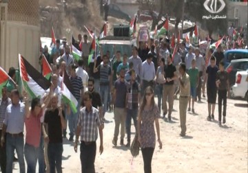 تظاهرة في بيت جالا مطالبة بوقف انتهاكات الإحتلال التي كان آخرها تجريف أراضي المواطنين - 23 - 8 - 2015 - فداء نصر