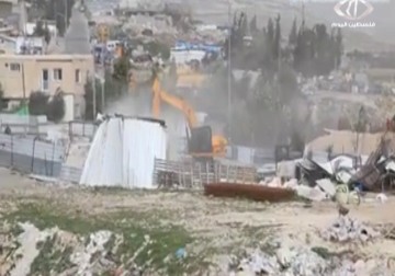 الاحتلال يهدم معملا للحجارة في الطور بالقدس بعد الاستيلاء على معداته – 11 – 2 – 2015 – زياد أبو غزالة