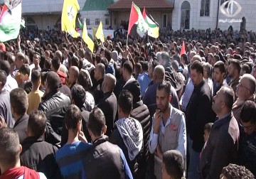 الآلاف يشيعون جثمان الشهيد حسن البو في حلحول – 14 – 11 – 205 – فداء نصر