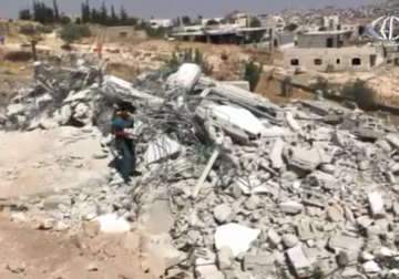 تقرير| الاحتلال يجبر ابراهيم أبو عميرة على هدم منزله في بلدة صور باهر