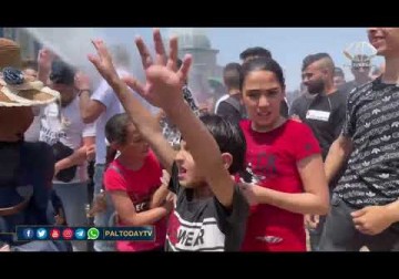 رغم الحواجز والتضييق.. نحو 60 ألف فلسطيني يؤدون صلاة الجمعة الثالثة من رمضان في المسجد الأقصى