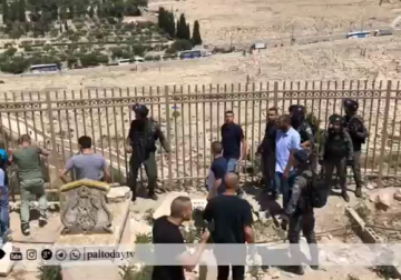 تقرير | حراس المسجد الأقصى يتصدون للاحتلال ويمنعون عمليات التخريب في باب الرحمة