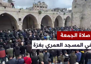 كاميرا فلسطين اليوم ترصد صلاتي الجمعة والجنازة على الشهيدين القياديين في حركة حماس روحي مشتهى وسامي عودة في المسجد العمري الكبير في مدينة غزة