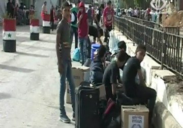 60 طالبا يجرون اختبار سبر المعلومات للمرحلة الثانوية في اليرموك – 06 – 09 – 2015 – رنا البجيرمي