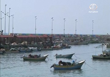 زوارق الاحتلال تفتح نيرانها تجاه مراكب الصيادين في بحر السودانية شمال غزة - 12 - 3 - 2015 - ليال خروبي