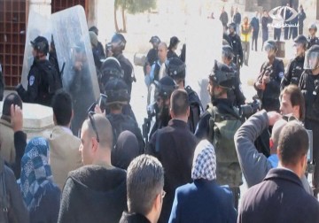  مرابطات يتصدرن صفوف المدافعين عن ثالث الحرمين وأولى القبلتين - 13 - 1 - 2015 - فاطمة ابراهيم