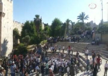 تزايد الانتهاكات الإسرائيلية بحق العاصمة المقدسة في الذكرى الـ48 لاستكمال احتلالها - 17 - 5 - 2015 - محمد المدهون