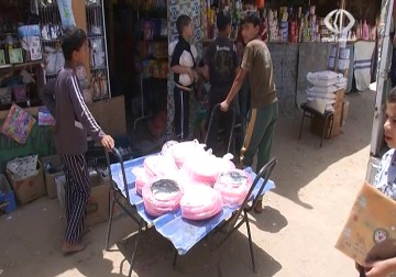 مهجرو العدوان على غزة يشكتون من تكرار أصناف المعونات – 27 – 5 – 2015 - يوسف أبو كويك