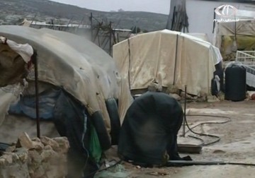 التجمعات البدوية في الخليل الأشد تأثرا بالمنخفض الجوي - 8 - 1 - 2015 - فداء نصر