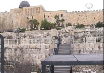 الكشف عن نفق أسفل حائط البراق تديره جمعية إلعاد الاستيطانية – 14 – 4 – 2015 – زياد أبو غزالة