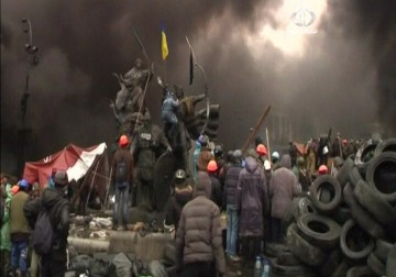 قتلى وجرحى جراء تجدد الاشتباكات بين الشرطة والمتظاهرين في أوكرانيا – 20 – 2 – 2014 – زينب هاشم