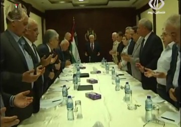 استقالة عباس و9 أعضاء من اللجنة التنفيذية لمنظمة التحرير – 24 – 8 – 2015 – زينب هاشم