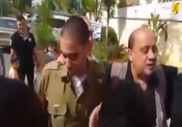 الاحتلال يوصي بمنح أوسمة لشرطي ومستوطن أعدما الشهيد بشار مصالحة في يافا - فاتن الصالح - 1 - 5- 2016