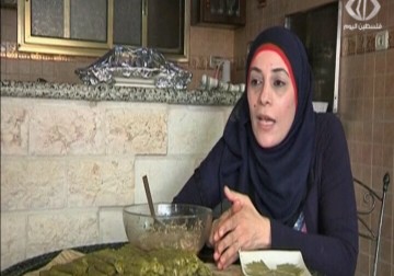سيدة فلسطينية في غزة تطلق مشروع منزلي لاعداد الطعام لمواجهة البطالة - نورا مشهراوي - 4 - 5 - 2016