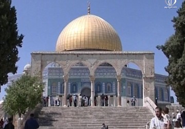 مستوطنون يقتحمون ساحات المسجد الأقصى بحماية شرطة الاحتلال - اماني عثمان - 10 - 7 - 2016