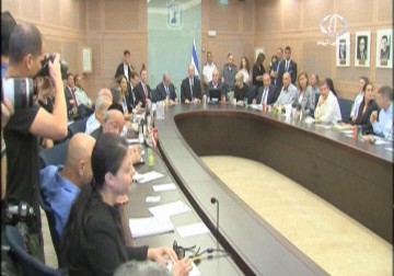 بحرية الاحتلال تسيطر على سفينة ماريان وتقتادها الى ميناء اسدود - 29 - 6 - 2015 - جلال قبطان