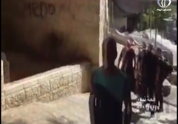 قوات الاحتلال تخلي عائلة مازن قرش من منزلها في حارة السعدية  - زينب أبو ضاهر - 15 - 9 - 2016