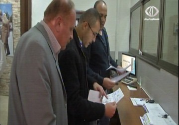 تهديدات هاتفية واعتداءات يتعرض لها مراقبو وزارة الزراعة من مهربي بضائع  المستوطنات في مناطق ج - 25 - 3 - 2015 - جهاد بركات