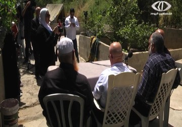 عائلتا الأنصاري وتوتنجي تطالب المجتمع الدولي بالتدخل لمنع تهجيرهم من منازلهم - زينب أبو ضاهر - 11 - 4 - 2016