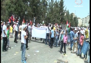 اعتصام حاشد أمام مكتب الأونروا في العاصمة الأردنية عمان احتجاجا على تقليص خدماتها - 5 - 8 - 2015 - فاتن الصالح