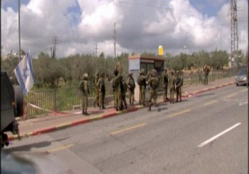 جثمان الشهيد اسكافي يشيع في المقبرة اليوسفية وسط شروط الاحتلال القاسية - 22 - 3 - 2016 اماني عثمان