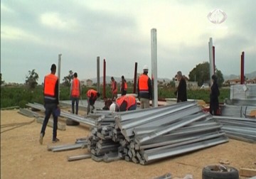 الاحتلال يعرقل تسليم 300 كرافان الى اهالي غزة – 26 – 2 – 2015 – ليال خروبي